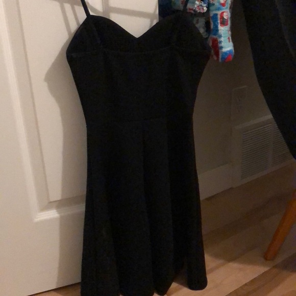 Black Dress - Picture 2 of 3